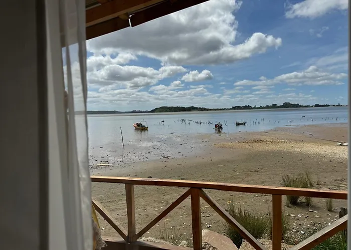 Cabanas Y Tinajas Rio Quenuir